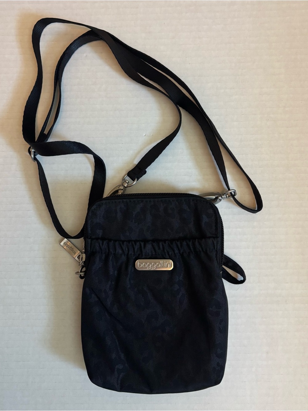 Baggallini Small Crossbody Bag Black Leopard Print